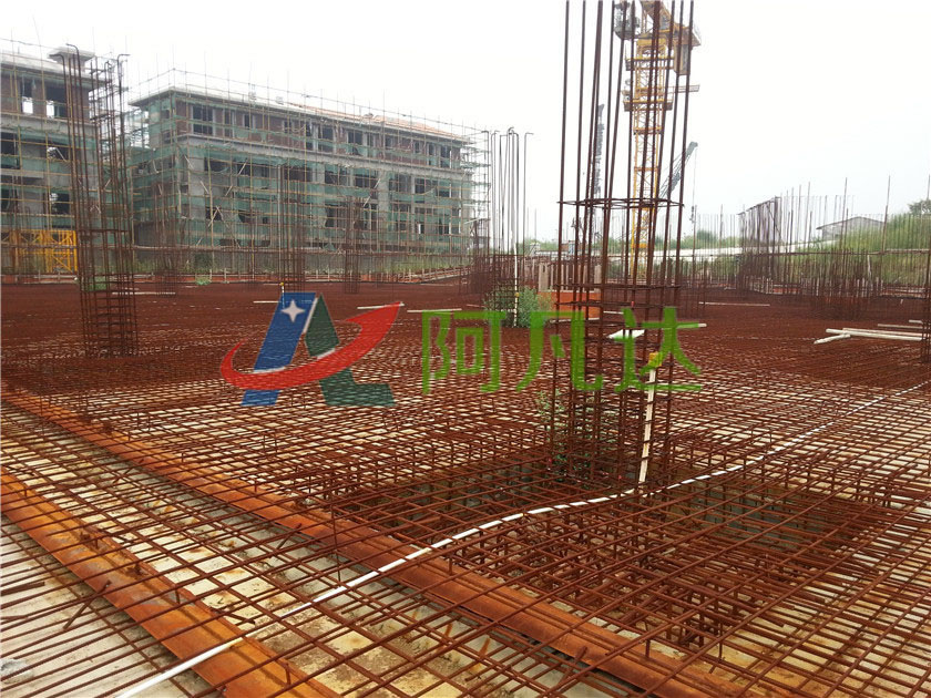 工程鋼筋除銹劑使用現(xiàn)場